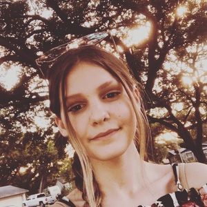 Meet your Posher, Kenzie